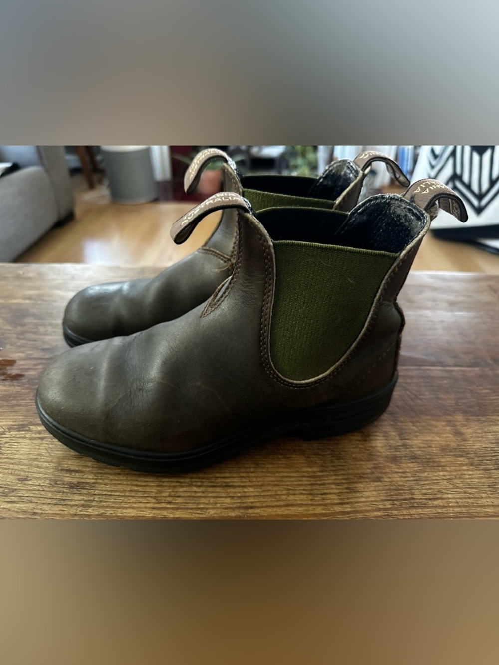 Youth Blundstone Brown Leather Chelsea Boots with Green Elastic Panels